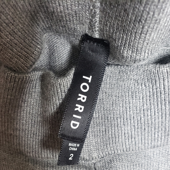 Torrid Soft Textured Grey Leggings Size 2 - Picture 4 of 4